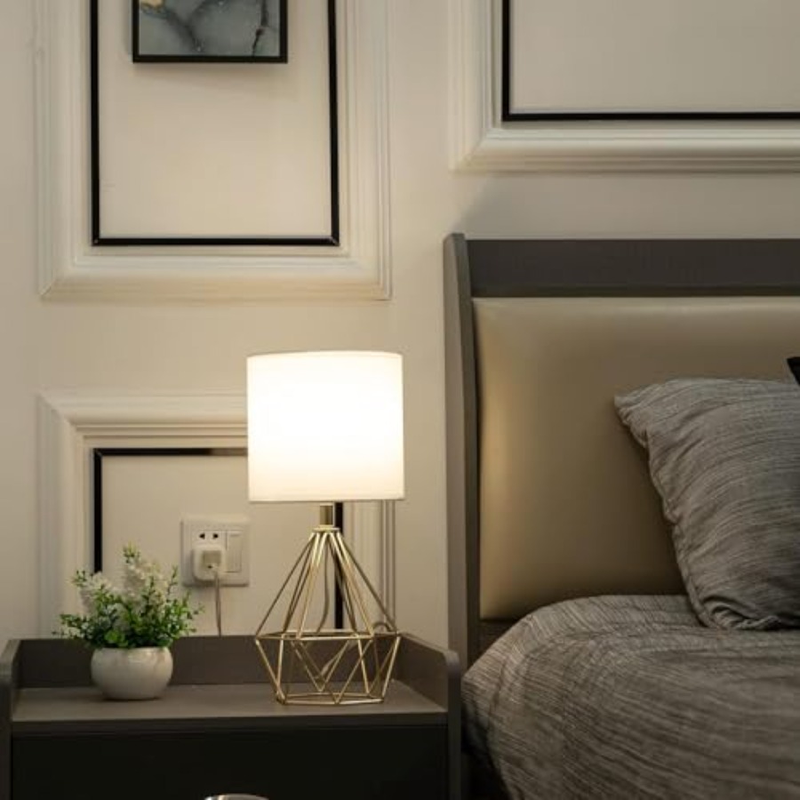 Moderne Hohldesign-Tischlampe  – Geometric Lamp Shade Bewertung und Preis